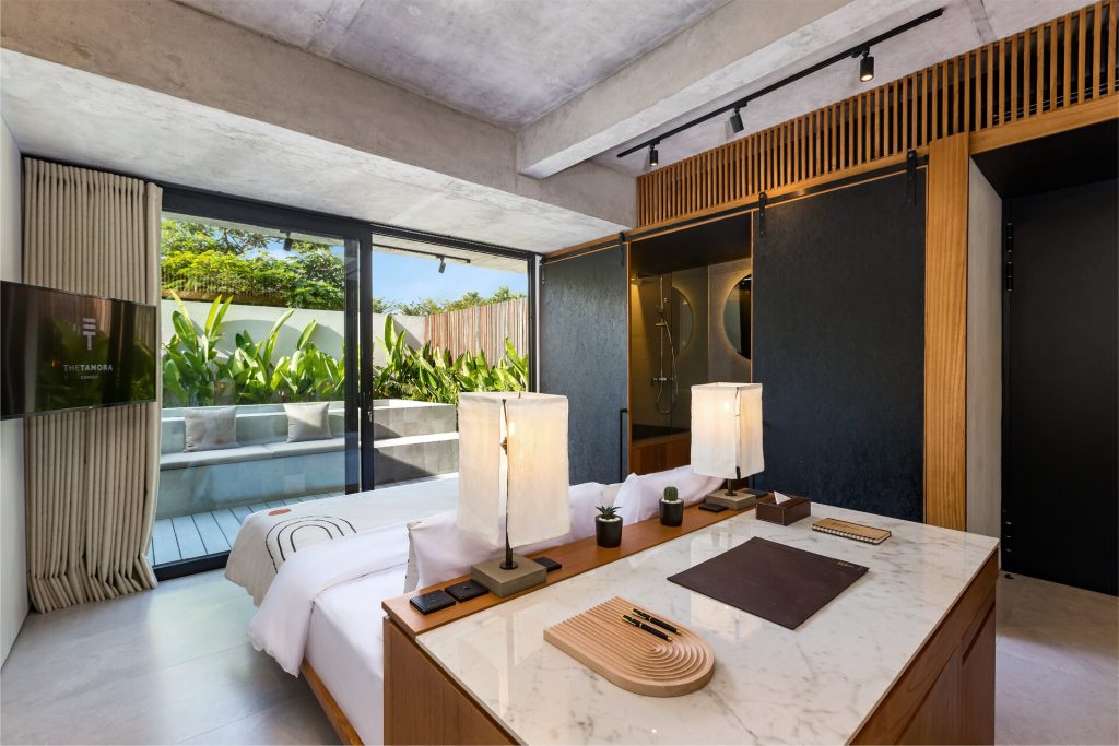COVER_Pool-Studio_1000x667__1.jpg